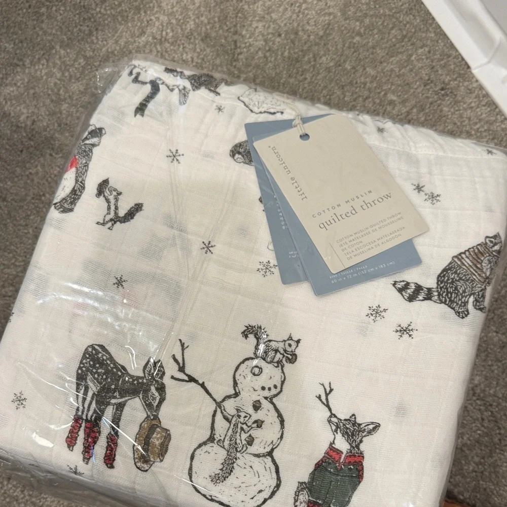 Cotton Muslin Holiday Throw with Animal Design